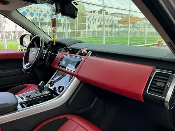 Land Rover Range Rover Sport 2021, фото 11