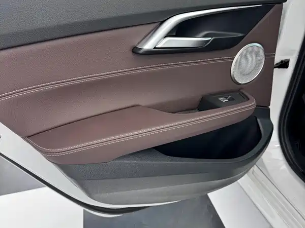 BMW 1 Series 2022, фото 9