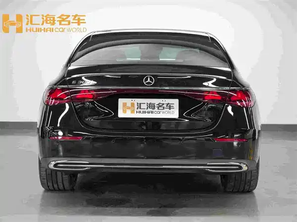 Mercedes-Benz E-Class 2025, фото 6