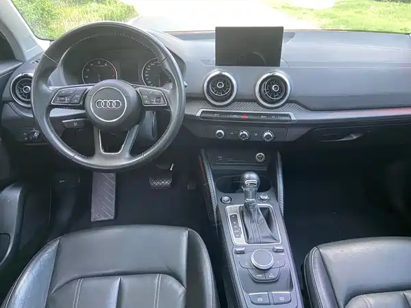 Audi Q2L 2022, фото 10