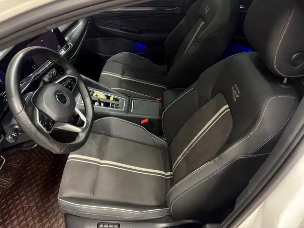 Volkswagen Golf 2023, фото 14