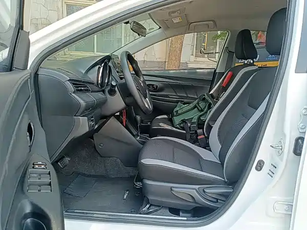 Toyota Yaris 2022, фото 15
