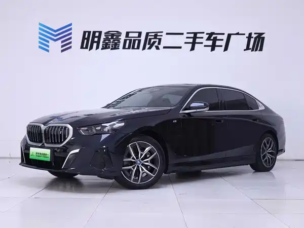 BMW i5 2025, фото 2
