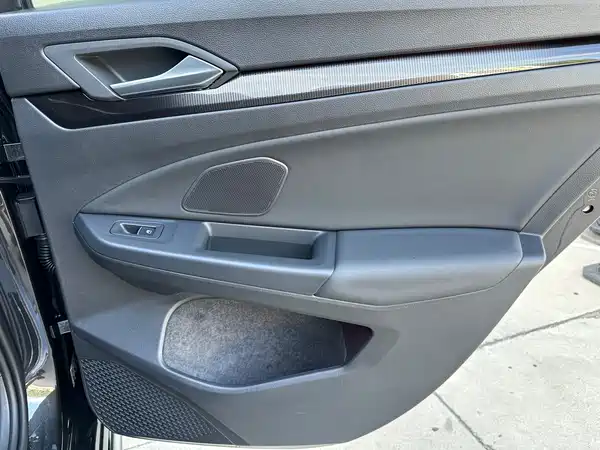 Volkswagen Golf 2023, фото 16