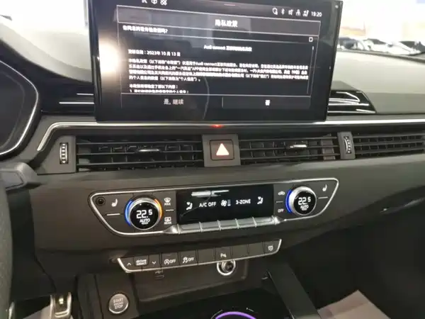 Audi A4L 2025, фото 12