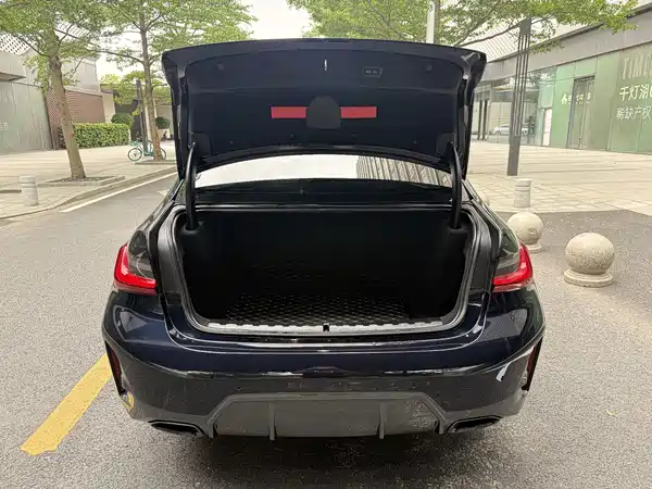 BMW 3 Series 2024, фото 22