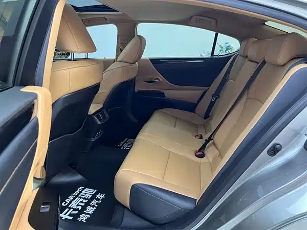 Lexus ES 2021, фото 19