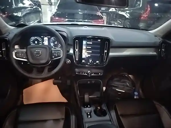 Volvo XC40 2022, фото 5