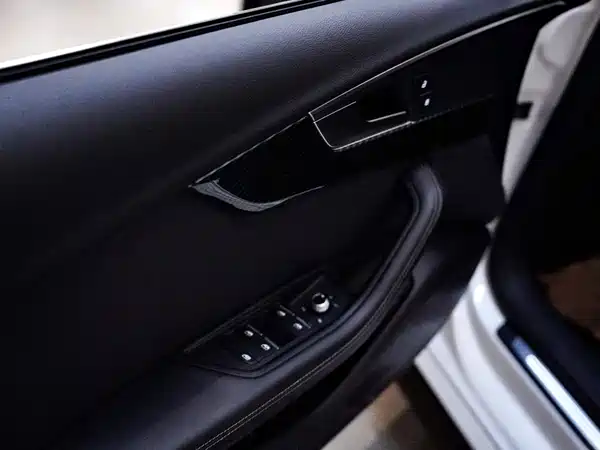 Audi A4L 2022, фото 8