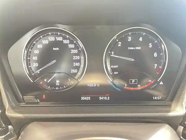BMW 1 Series 2021, фото 11