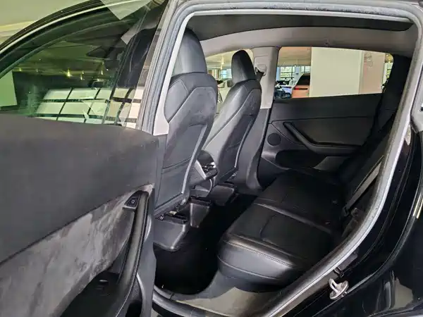 Tesla Model Y 2022, фото 5