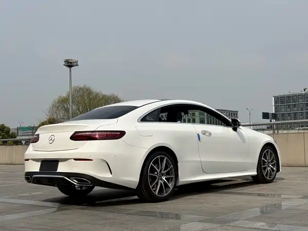 Mercedes-Benz E-Class 2023, фото 10