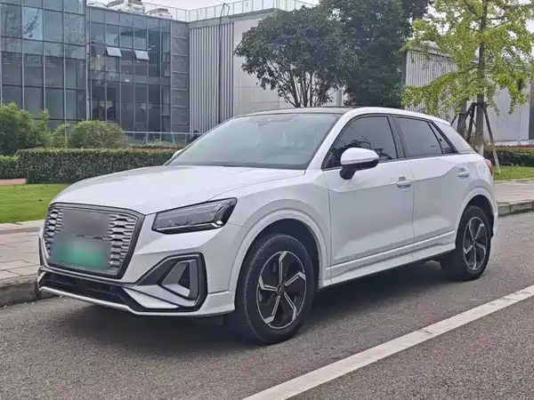 Audi Q2L e-tron 2022