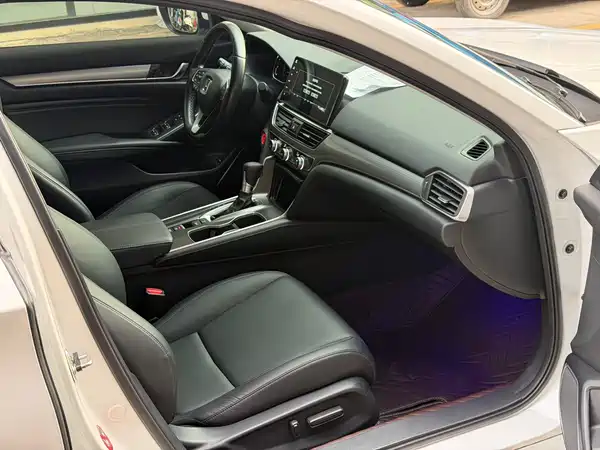 Honda Accord 2022, фото 5