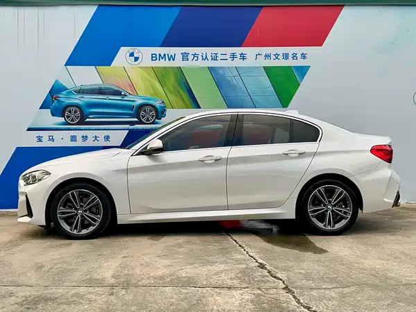 BMW 1 Series 2021, фото 4