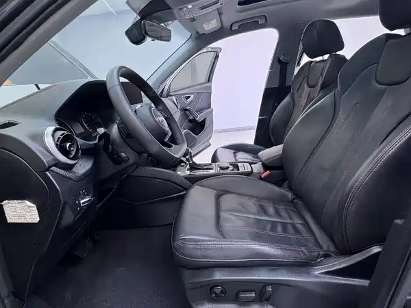 Audi Q2L 2022, фото 10