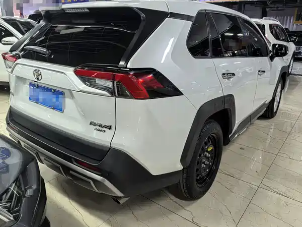 Toyota RAV4 2022, фото 6