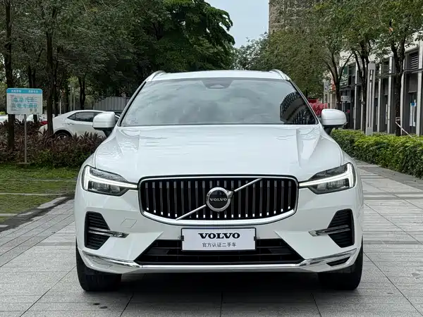 Volvo XC60 2023, фото 2
