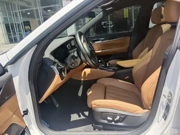 BMW 6 Series GT 2022, фото 9