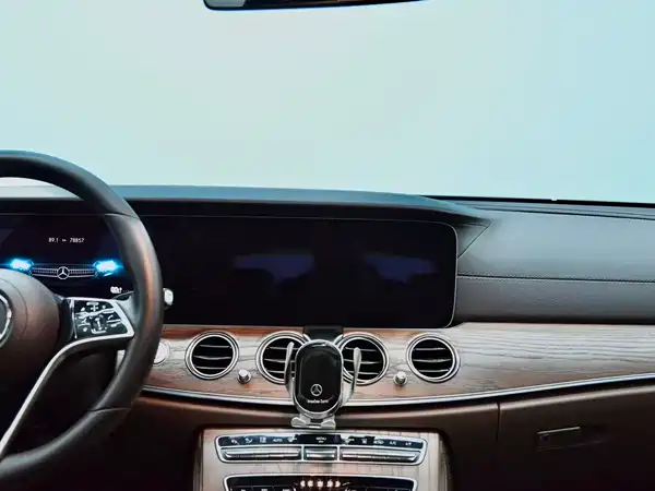 Mercedes-Benz E-Class PHEV 2022, фото 15