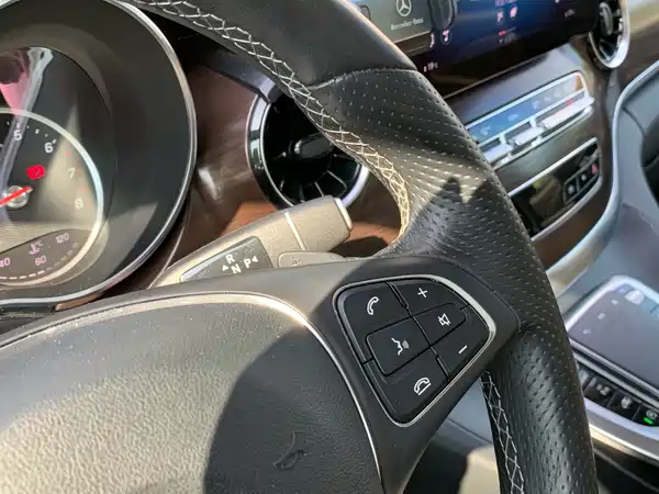 Mercedes-Benz V-Class 2022, фото 25