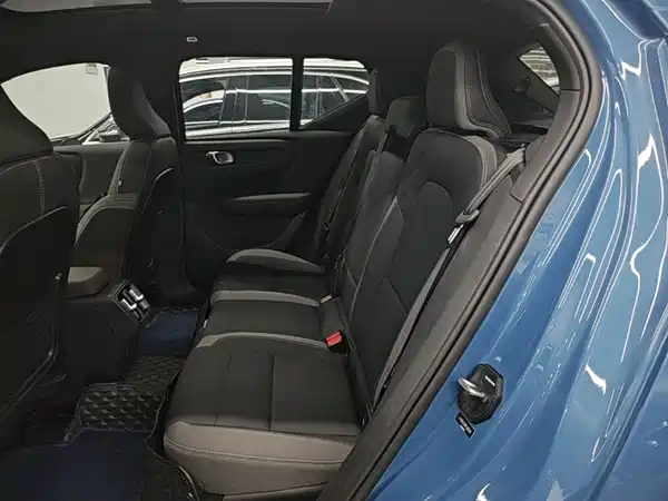 Volvo XC40 2023, фото 16