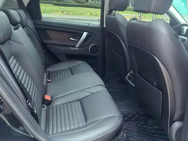 Land Rover Discovery Sport 2023, фото 5
