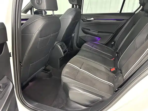 Volkswagen Golf 2023, фото 8
