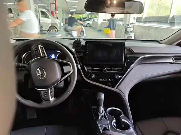 Toyota Camry 2021, фото 5