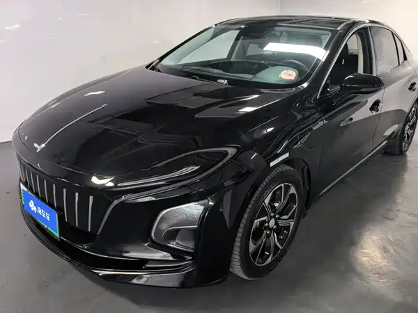 Hongqi E-QM5 2023