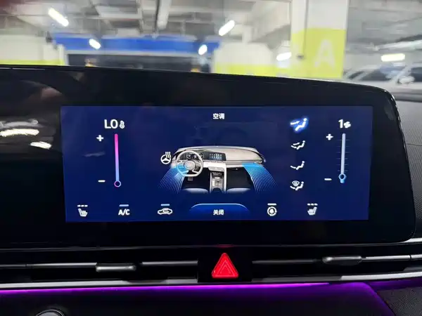 Hyundai Elantra 2022, фото 15