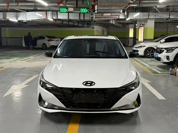 Hyundai Elantra 2022, фото 3