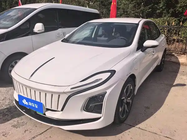 Hongqi E-QM5 2023