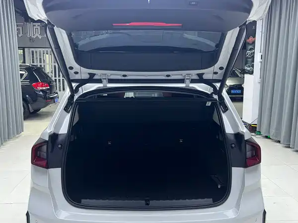BMW X1 2023, фото 17