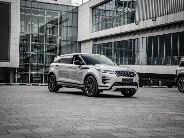 Land Rover Range Rover Evoque 2023, фото 2