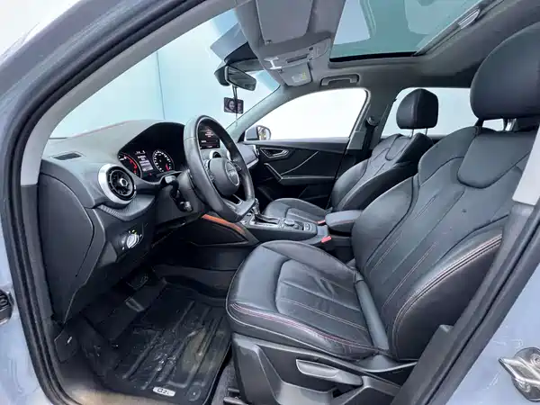Audi Q2L 2022, фото 11