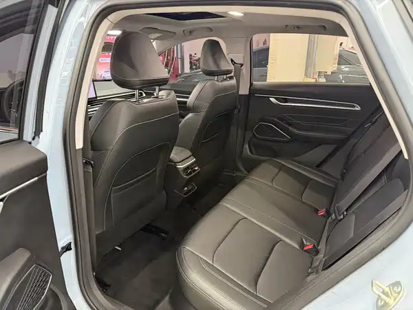 Geely Emgrand 2023, фото 13