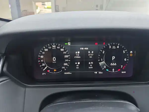Land Rover Range Rover Velar 2022, фото 4