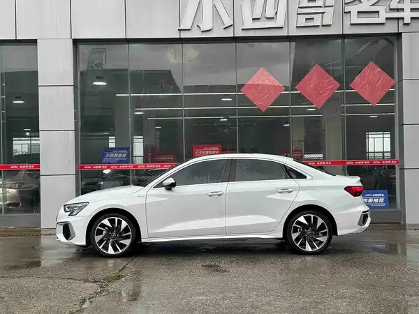 Audi A3 2024, фото 3