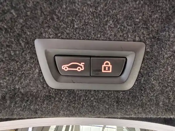 BMW 3 Series 2022, фото 17