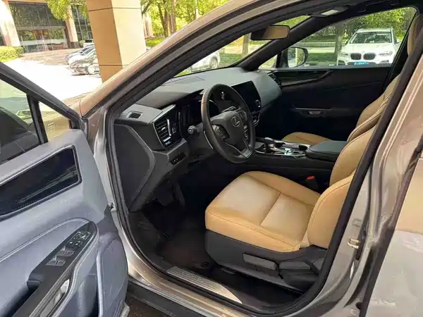 Lexus NX 2023, фото 2