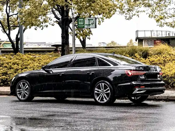 Audi A6L 2024, фото 10