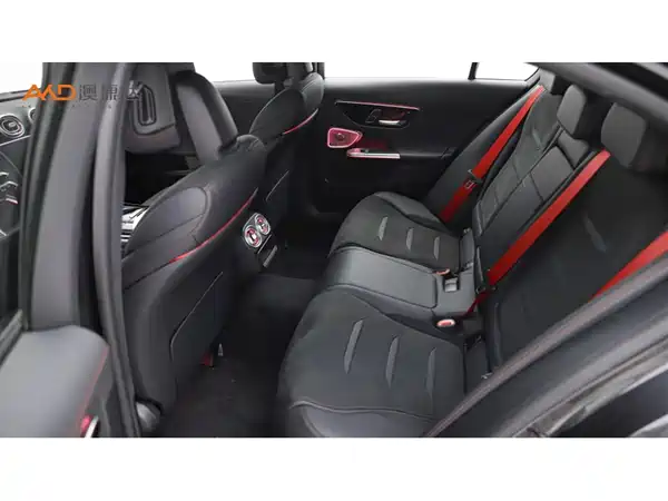 Mercedes-Benz C-Class AMG 2024, фото 7