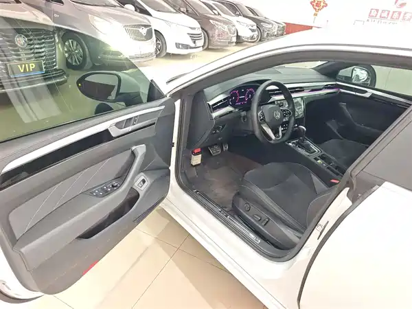 Volkswagen Passat CC 2025, фото 12