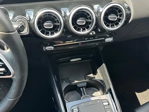 Mercedes-Benz GLA 2022, фото 14