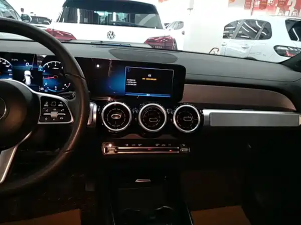 Mercedes-Benz GLB 2023, фото 8