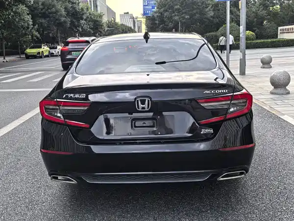 Honda Accord 2022, фото 4