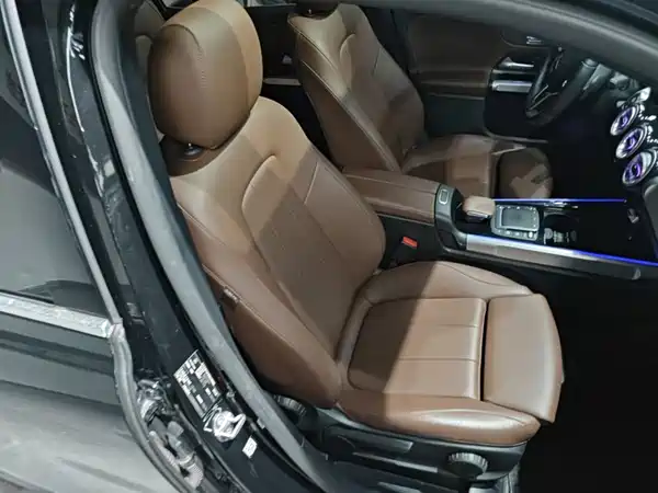 Mercedes-Benz GLB 2022, фото 24