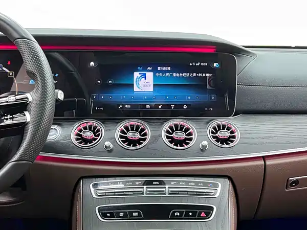 Mercedes-Benz E-Class 2022, фото 18