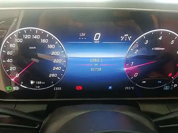 Mercedes-Benz GLC 2023, фото 11